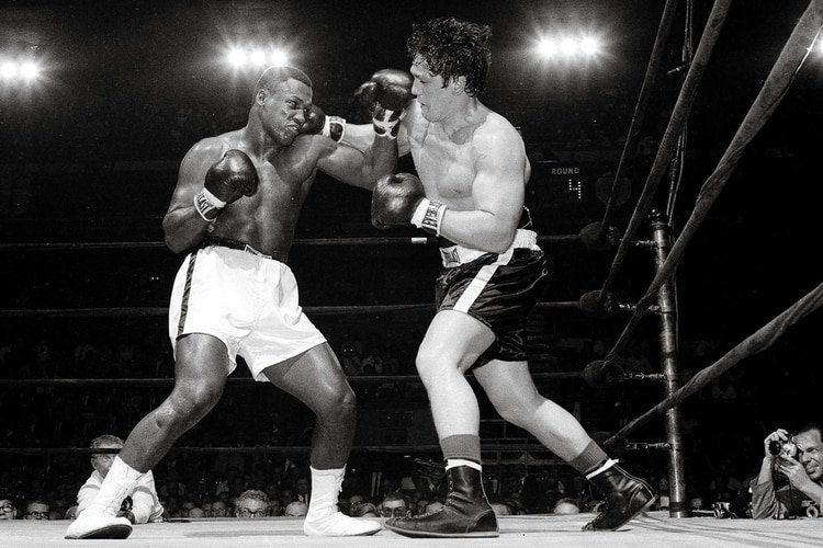 Ringo Bonavena ante Joe Frazier. 21 de septiembre de 1966. (pelearon dos veces: -en la foto, derrota por MD- y el 10 de Diciembre de 1968 -por título mundial, derrota por UD-)