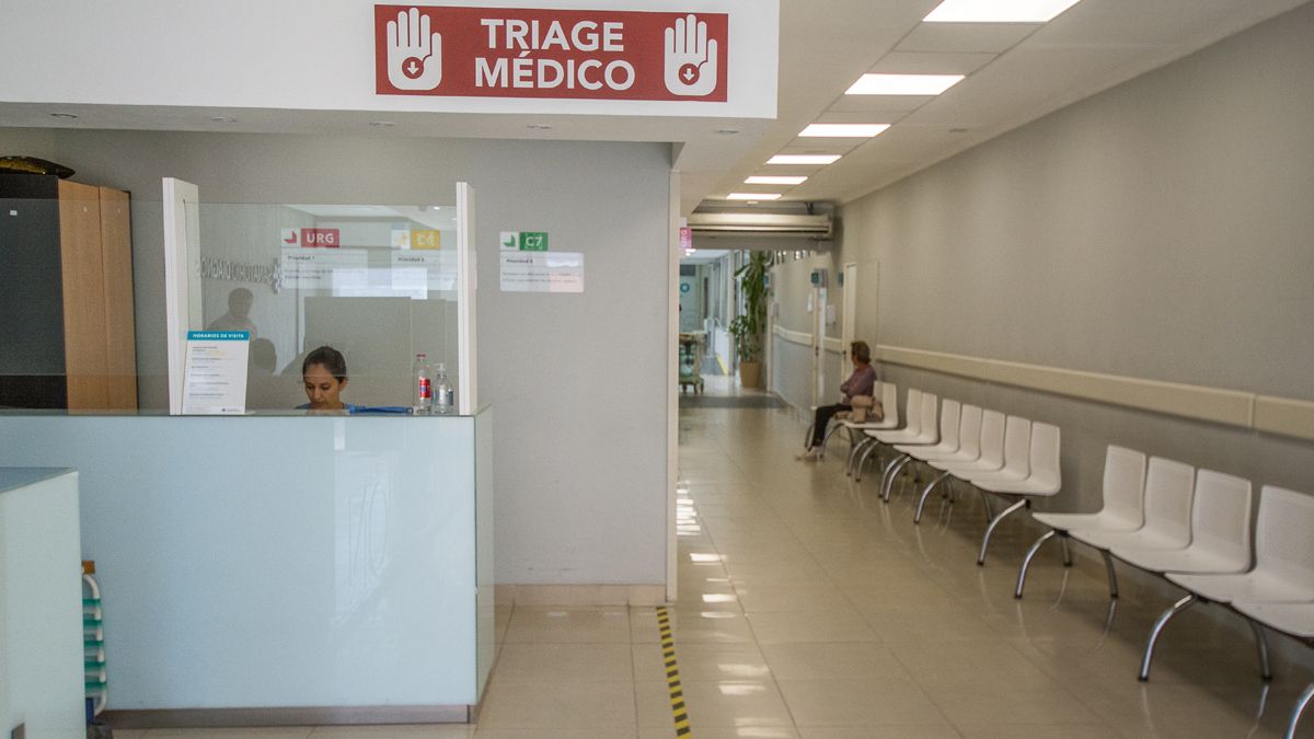 El sector de Triage se encuentra en proximidad de Admisión, provisto del equipamiento requerido para la correcta implementación de medidas de bioseguridad.