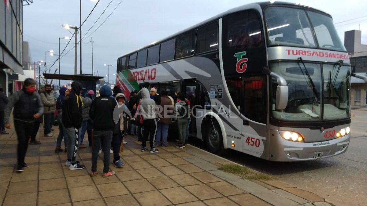 La Municipalidad coordinó el traslado de 36 personas oriundas de Chaco que estaban varadas en la ciudad desd marzo.