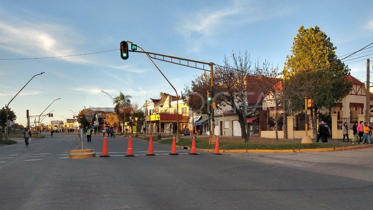 Aristóbulo se transformó en peatonal y los vecinos la aprovecharon para las salidas recreativas.