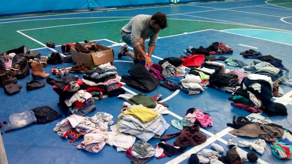 La solidaridad estuvo vigente en la sede de Racing de Villa del Parque. 