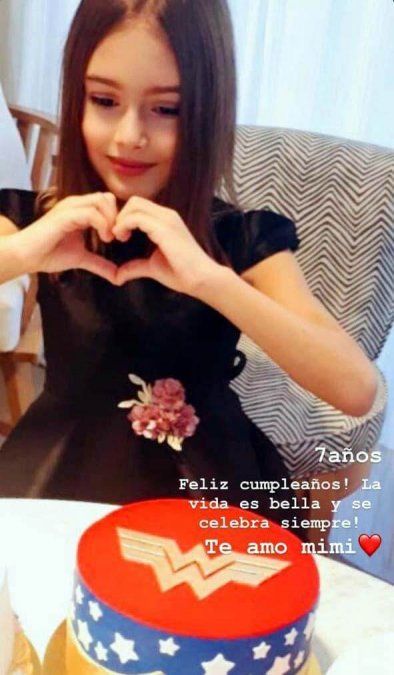 La hija de Viviana Canosa cumplió 7 años y dejó en claro que cada día está más parecida a su mamá.