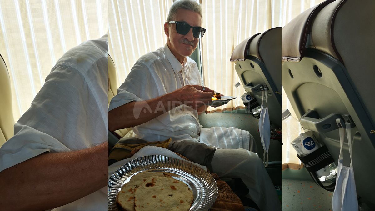 Jorge en el colectivo que los llevó desde el estado de Goa a Delhi para tomar el vuelo de regreso a Argentina.