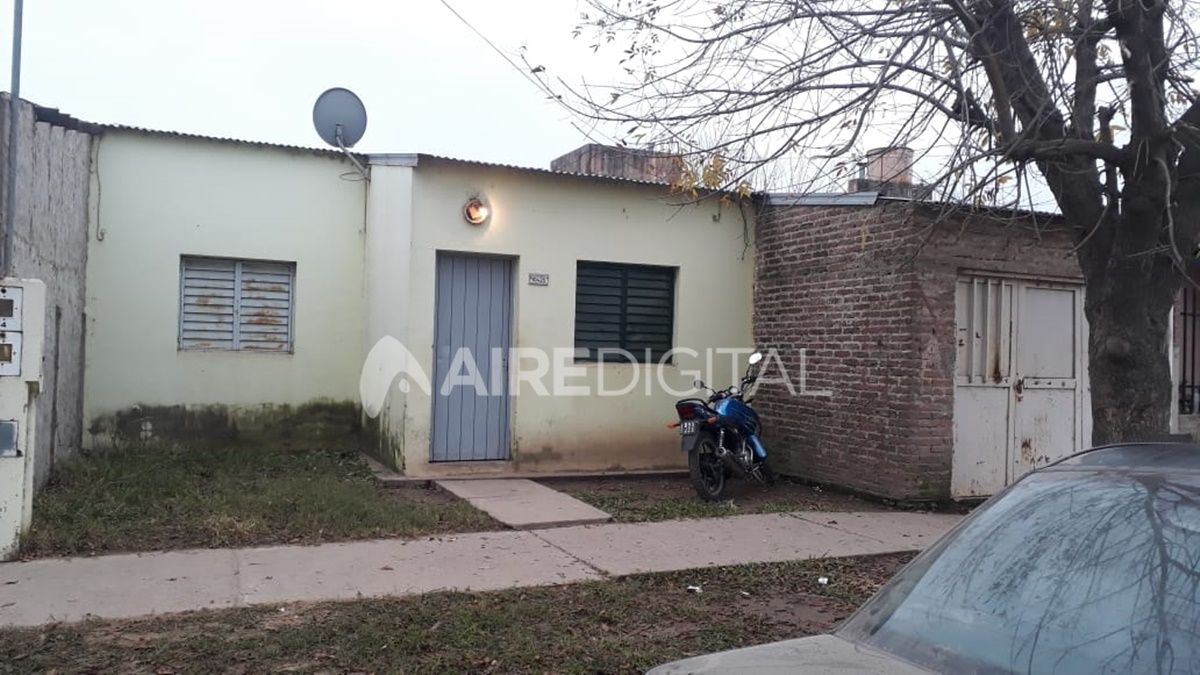 Azopardo al 10.400, barrio Punta Norte. La vivienda en la que fueron asesinadas Verónica y Valentina es la misma donde horas después fueron veladas.