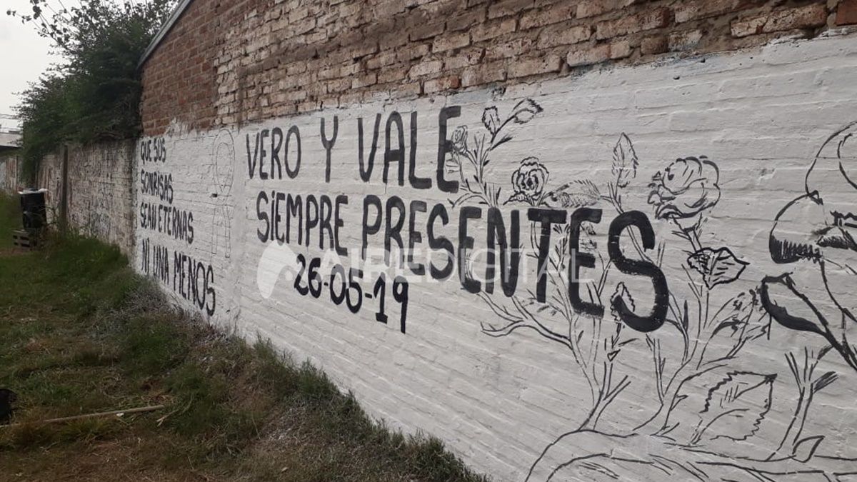 En Punta Norte hay un mural que recuerda a Verónica y Valentina. Fue pintado pocos días después del doble femicidio.