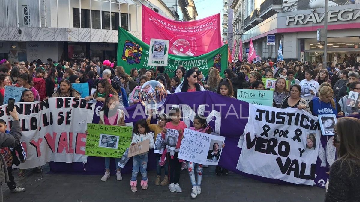 El 3 de junio, pocos días después de los crímenes de Verónica y Valentina se realizó en Santa Fe la marcha Ni Una Menos 2019, y las mujeres asesinadas en Punta Norte estuvieron presentes en los carteles de las manifestantes.