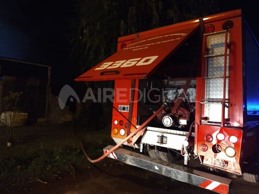 Una vivienda se incendió en calle San Juan al 7600.