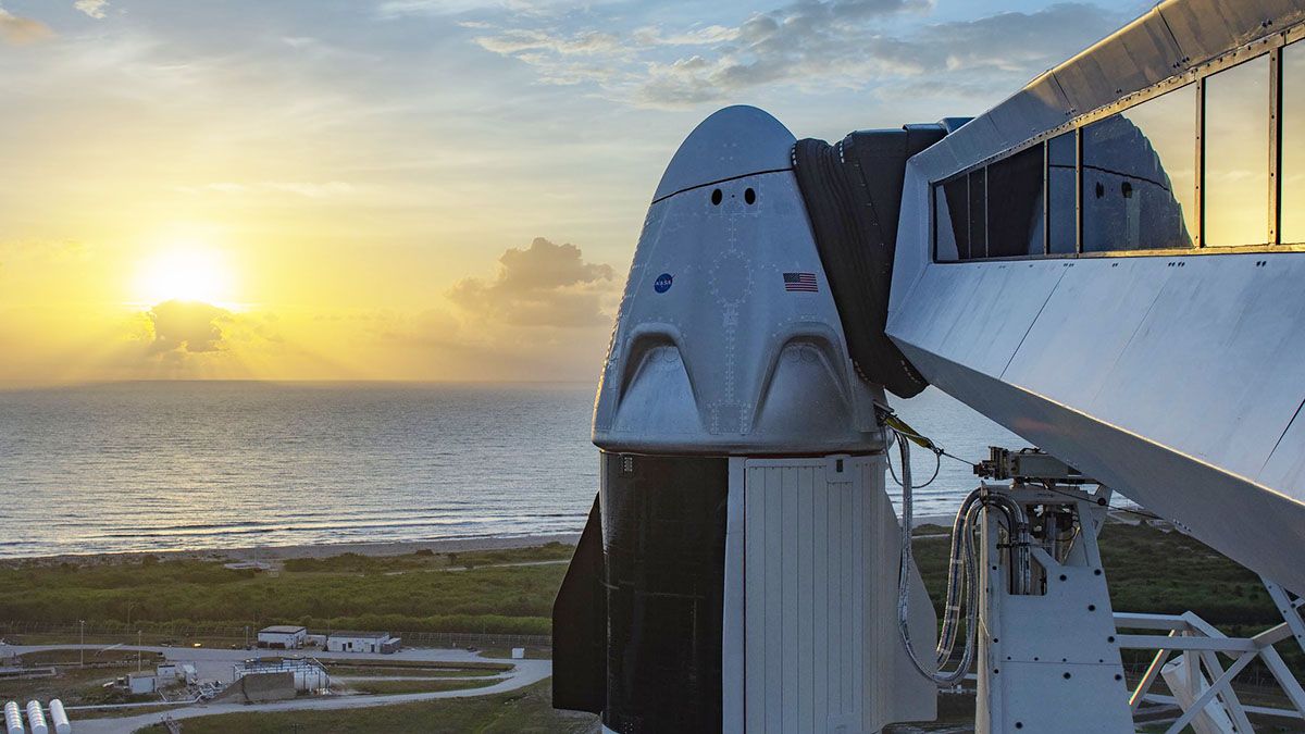 La Crew Dragon espera su lanzamiento en Cabo Cañaveral.