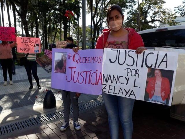 Familiares de Nancy pidieron justicia por el femicidio. 