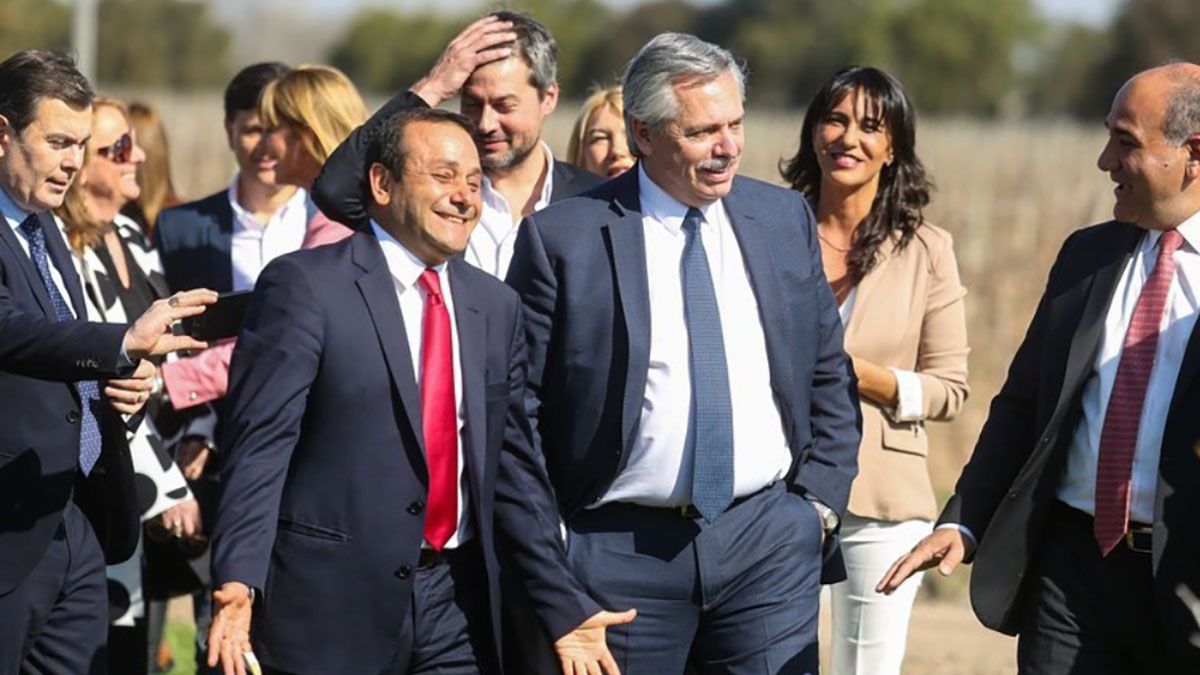 Alberto Fernández junto al gobernador de Misiones, Oscar Herrera.