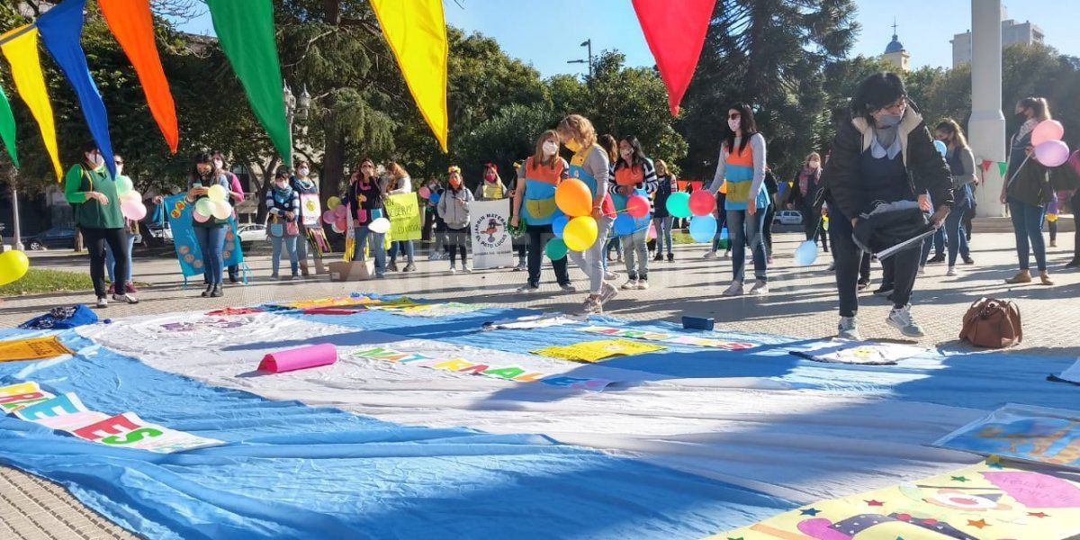 En su día, trabajadores de jardines se manifestaron en la plaza 25 de Mayo