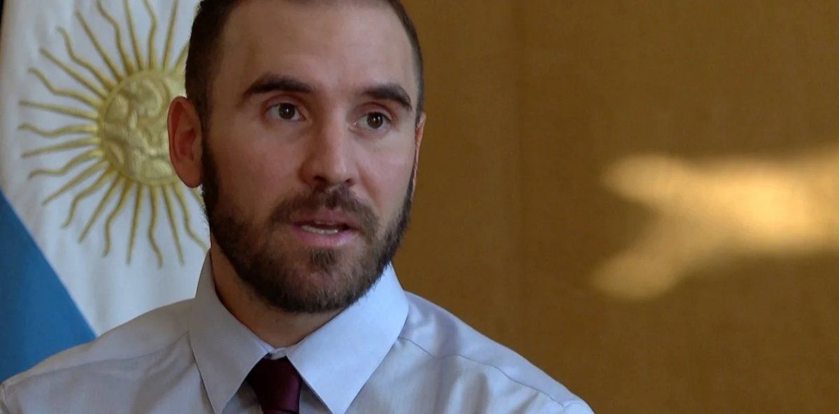  Los bonos en dólares mostraban saltos de hasta más de 3% pasado el mediodía, luego de procesar el comunicado oficial divulgado el jueves por la noche.