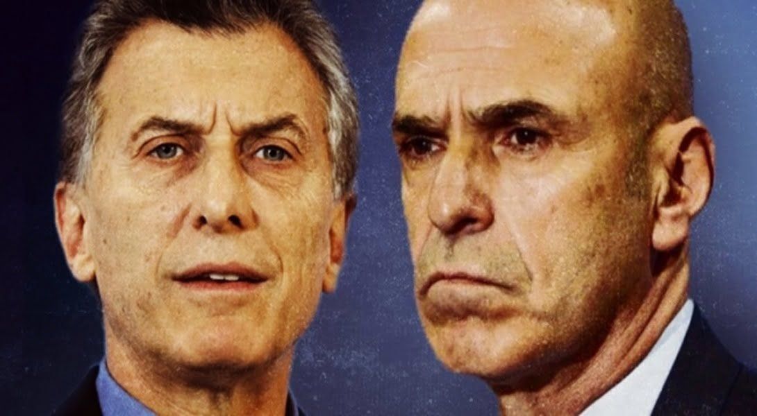 El expresidente, Mauricio Macri, y el el exjefe de la AFI, Gustavo Arribas. Foto: Sin Bandera