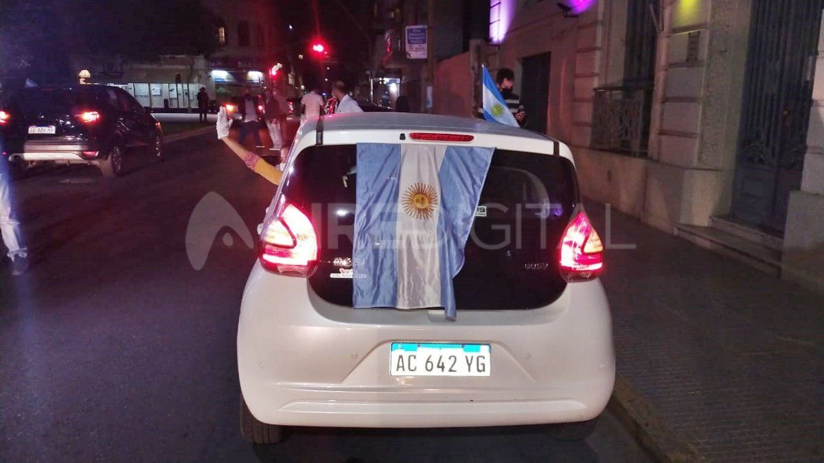 En contra de la discriminación” que sufren en medio de la pandemia de coronavirus, los profesionales de la salud marcharon a los bocinazos.