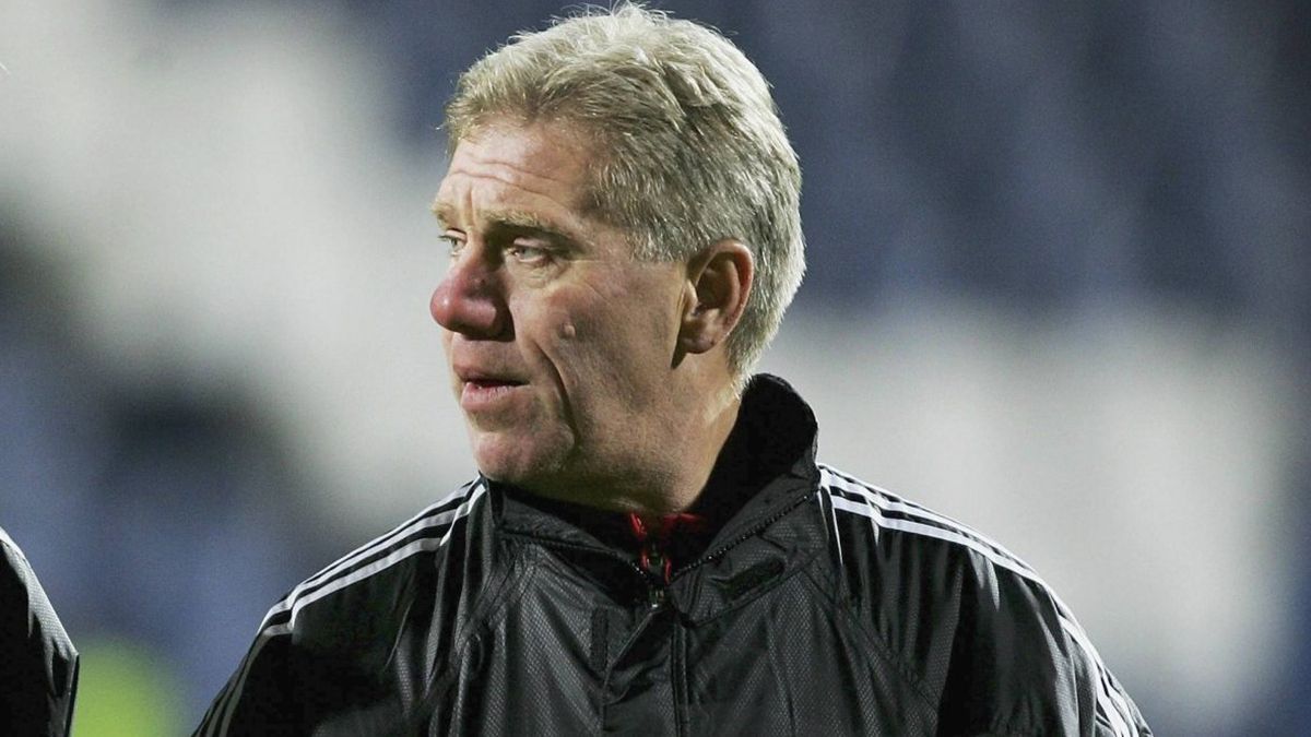 En la actualidad, Rijsbergen tiene 68 años, es viudo, con tres hijos y cuatro nietos. Como profesional jugó en Zwolle, Feyenoord, Helmond Sport y Utrecht, de su país; Bastia (Francia) y New York Cosmos (Estados Unidos).