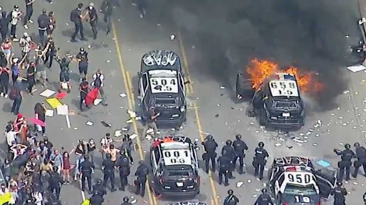 Escena de las protestas de George Floyd en Los Ángeles.