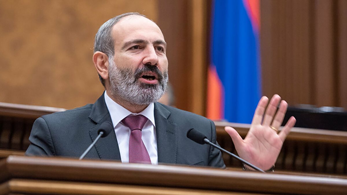El primer ministro de Armenia, Nikol Pashinián, contrajo el coronavirus y contagió a toda su familia.