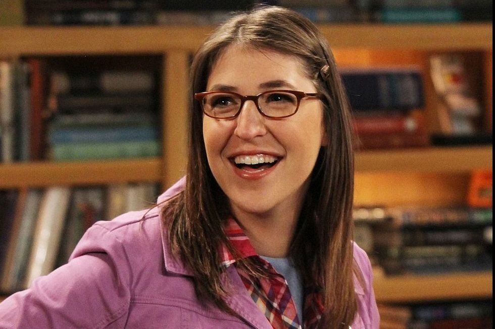 Mayim Bialik (Amy Farrah Fowler) - El 2020 será un año ocupado para Bialik, quien realiza su debut en la silla del director con la cinta
