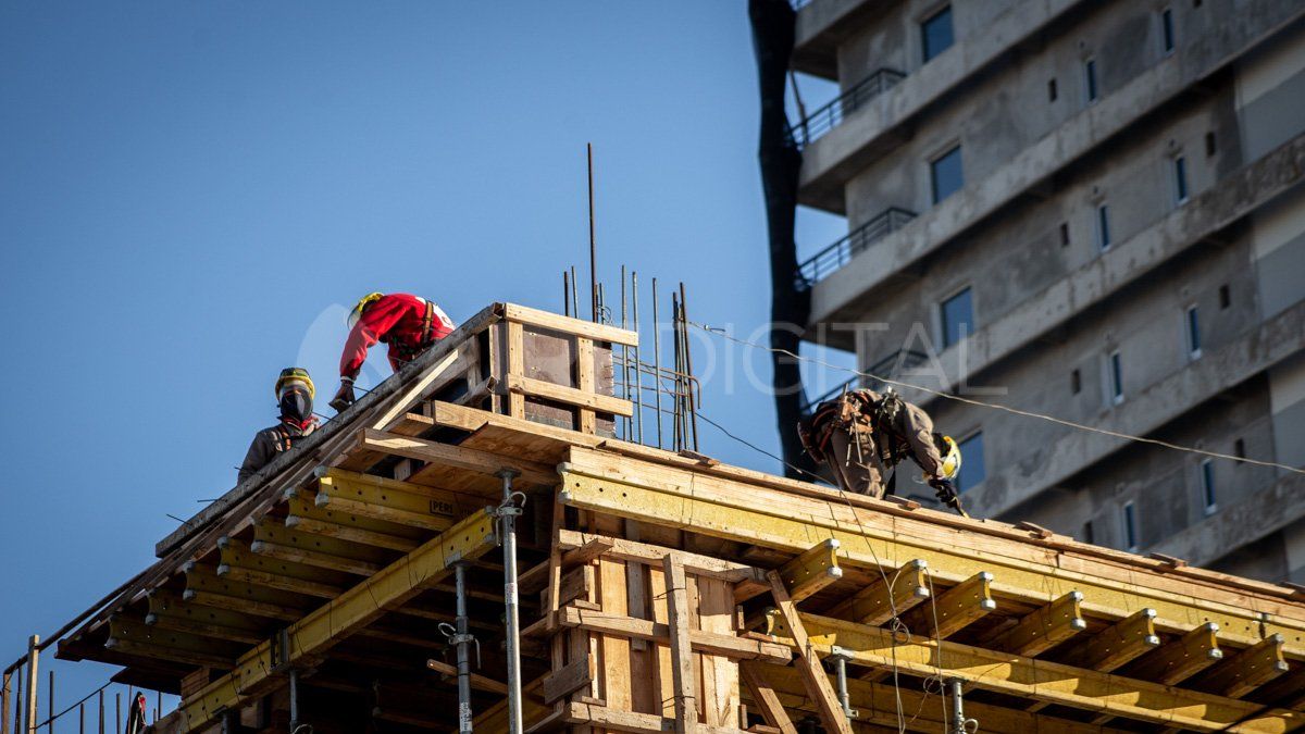 El sector de la construcción fue duramente golpeado por la pandemia, que obligó a paralizar las obras con la cuarentena.