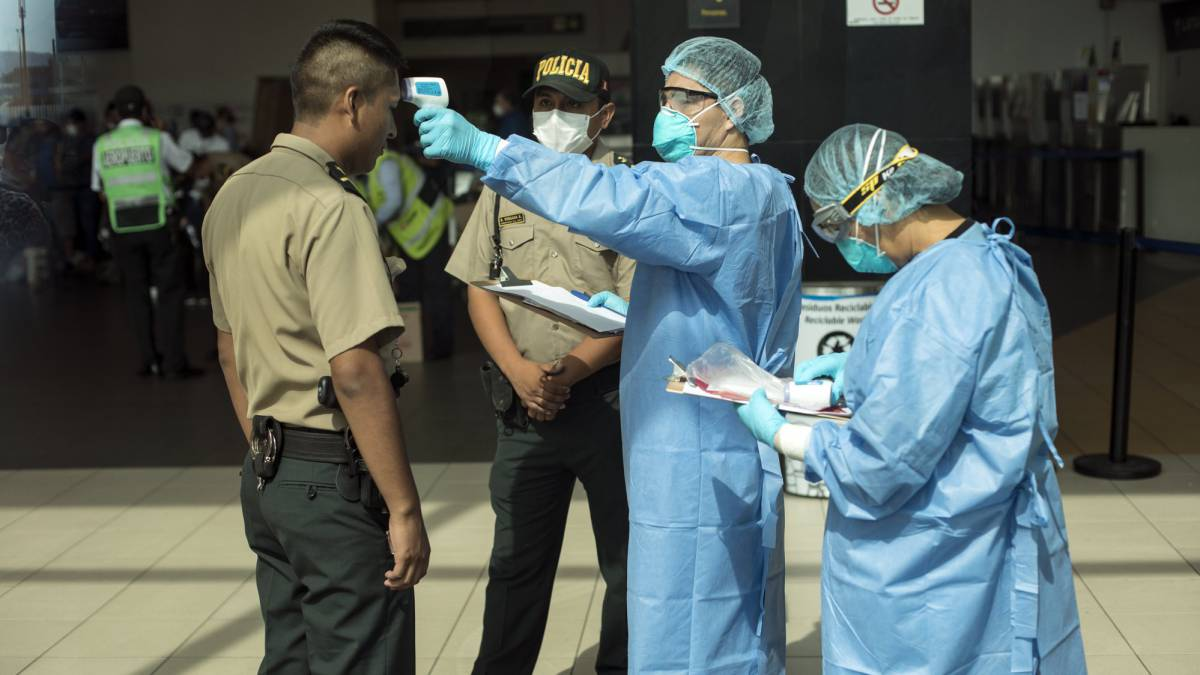 Este sábado, el ministro de Salud, Víctor Zamora, reiteró que los ciudadanos son el factor más importante para derrotar a la epidemia, por lo que invocó que se respeten las pautas de distanciamiento social, el lavado a manos y el uso de mascarillas.