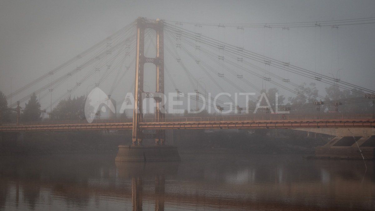 La visibilidad fue de apenas unos 400 metros debido a la niebla en la ciudad de Santa Fe.