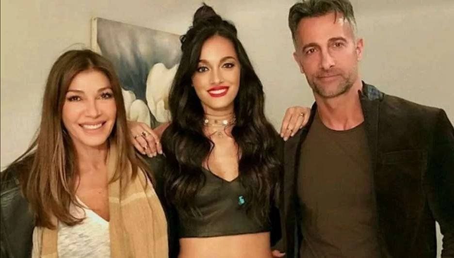 Oriana Sabatini junto a sus papás