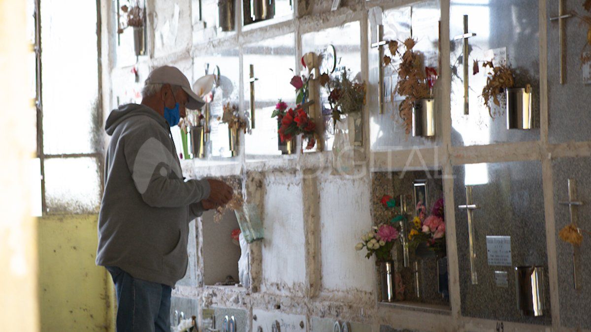 El cementerio municipal de Santa Fe funcionará de lunes a sábados, de 14 a 17, mientras que los domingos las visitas podrán realizarse de 9 a 12.