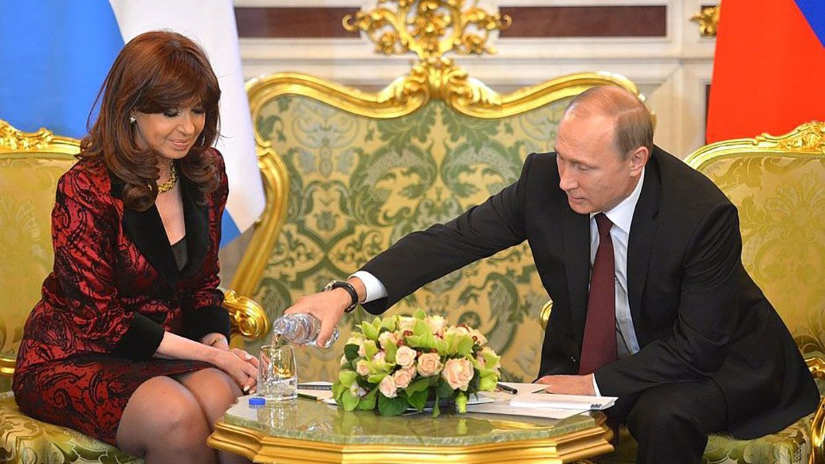 Cristina Kirchner en Rusia en el 2015, junto a Vladimir Putin.