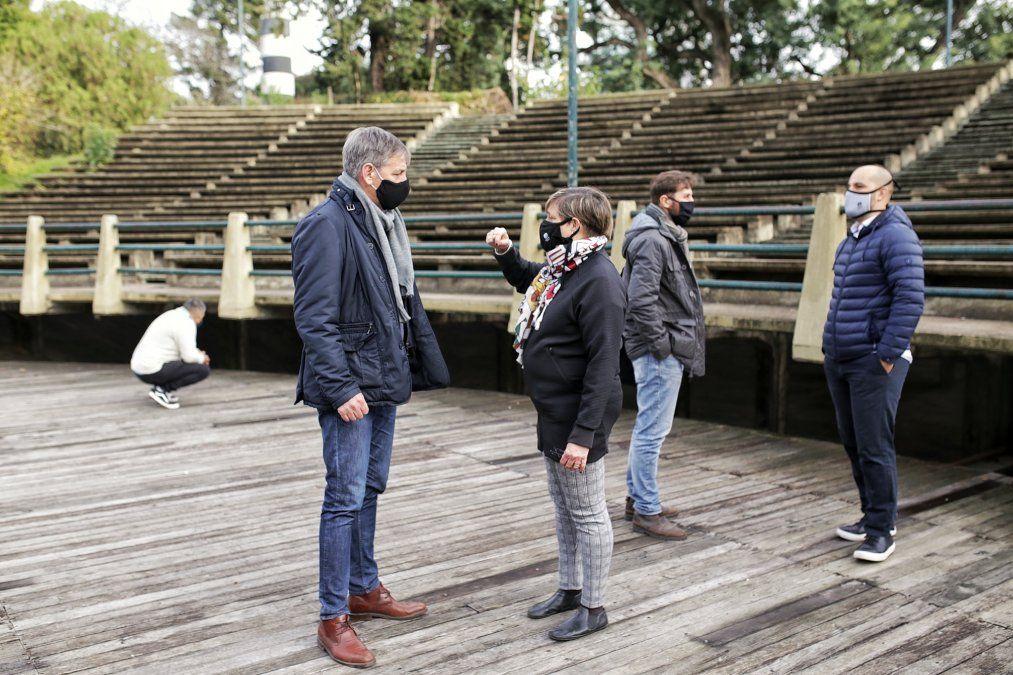 El intendente Emilio Jatón recorrió las instalaciones del Anfiteatro del Parque del Sur. 