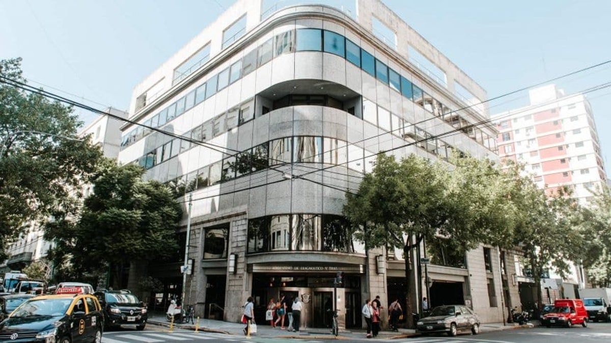 Instituto Argentino de Diagnóstico y Tratamiento (IADT).