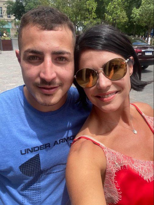 Pamela David junto a su hermano