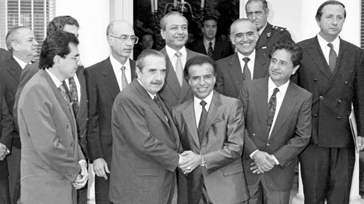 Raúl Alfonsín y Carlos Menem firmaron el Pacto de Olivos en 1993.