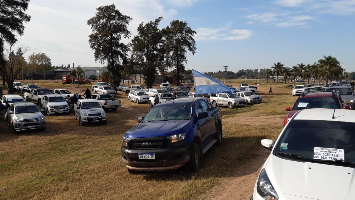 Este martes por la mañana una caravana automovilística a los largo del trayecto que va desde Ceres al límite entre las dos provincias a lo largo de 15 km.