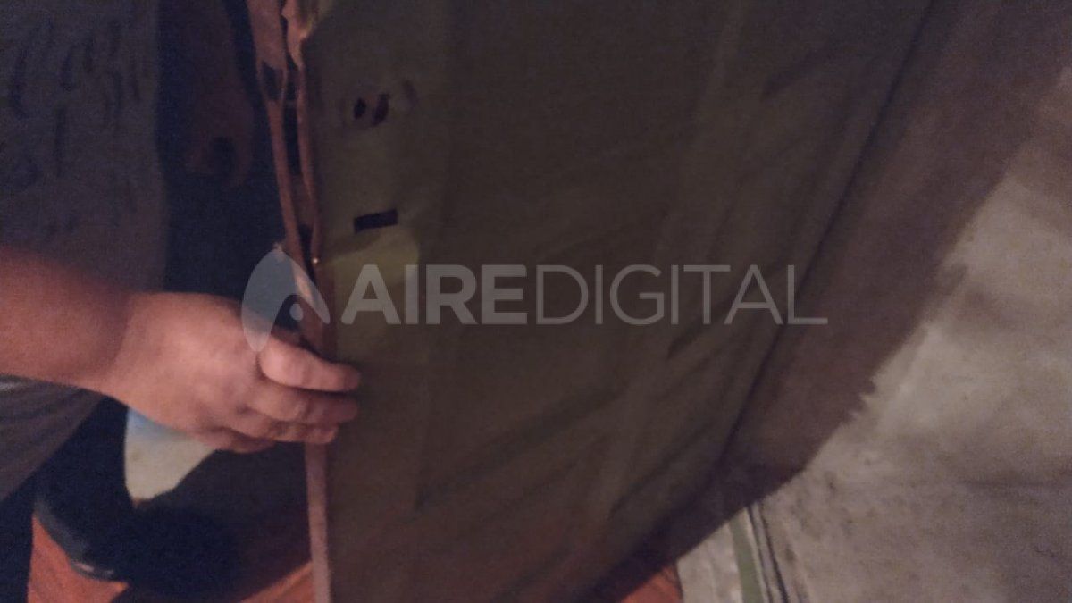 Ladrones entraron a las patadas a una casa en barrio Villa Hipódromo.