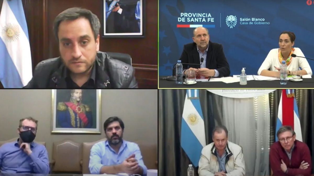 Imagen del diálogo virtual que mantuvieron funcionarios de las provincias implicadas en la situación de los incendios en el Delta. 