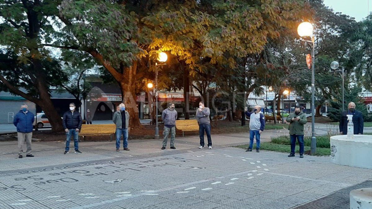 Izaron la bandera en la Plaza del Soldado Argentino