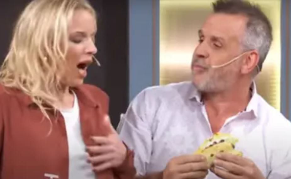 Petersen y Zampini "bebotean" al aire.