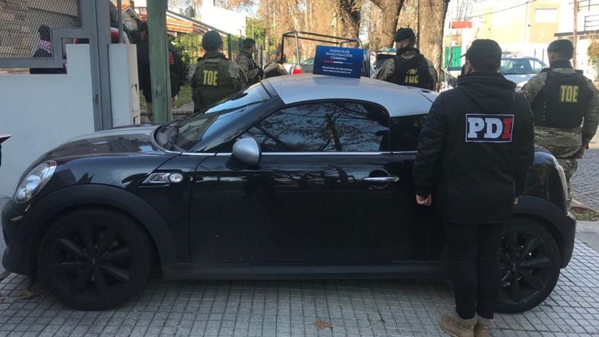 Uno de los vehículos a nombre de Bracamonte y su familia. 