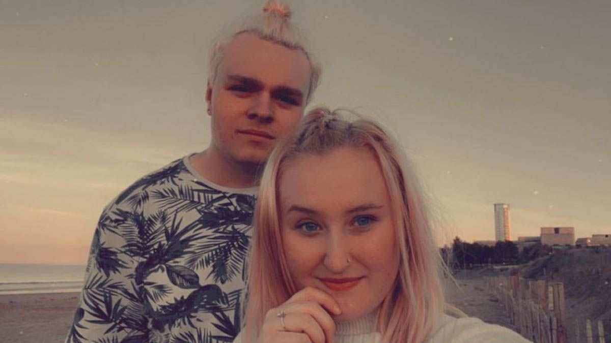 Jasmine Paget, la empleada de Amazon que perdió su anillo de compromiso en un paquete.