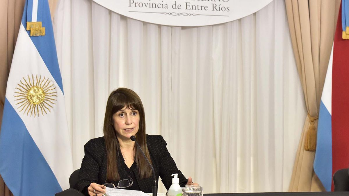 Sonia Velázquez, ministra de Salud de Entre Ríos, durante la conferencia de este lunes.