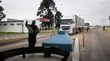 Las autoridades decidieron reforzar los controles de ingresos a la provincia.