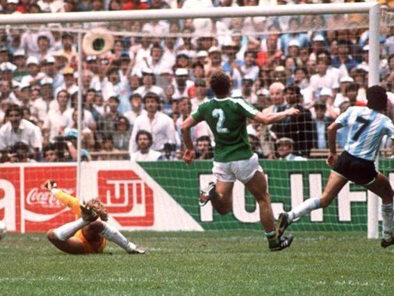 Jorge Burruchaga marca la cifra definitiva del encuentro.