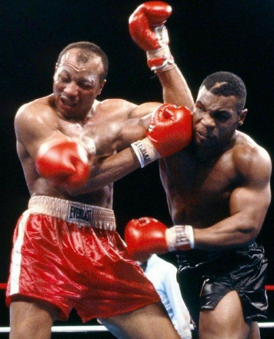 El sábado 7 de marzo de 1987, Tyson le GPP 12 (unánime) a su compatriota James Smith en Las Vegas y sumó la corona de la AMB.