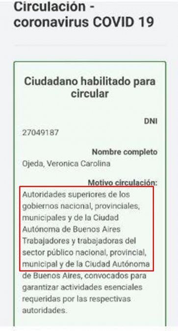 Verónica mostró su pase a través de la app Cuidar y allí estaba registrada como "funcionaria pública"