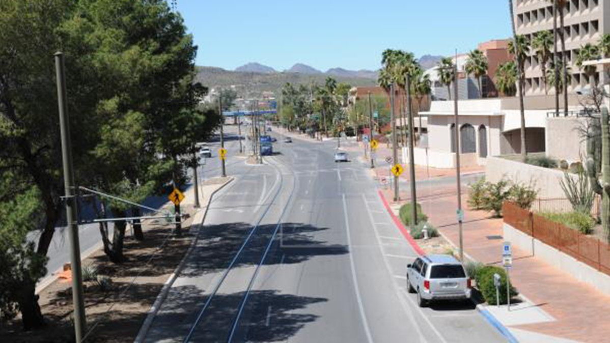 Arizona dio marcha atrás con las medidas de reapertura ante el nuevo brote de casos.