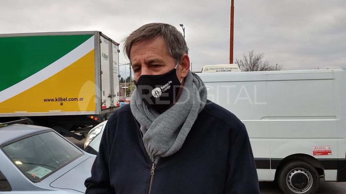 El intendente Emilio Jatón recorrió los operativos de control de coronavirus en la ciudad.