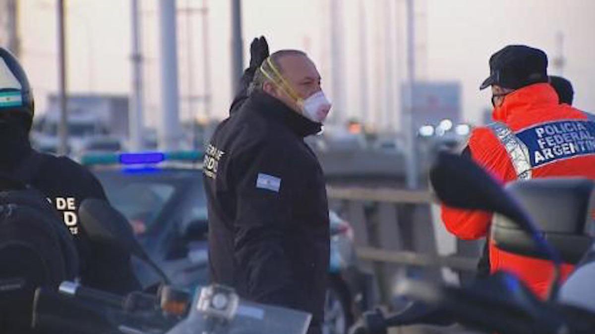 El ministro de Seguridad bonaerense, Sergio Berni, en el operativo de Puente La Noria este miércoles.