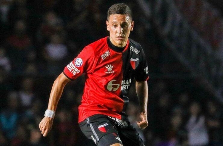 El volante disputó 44 partidos oficiales con la camiseta de Colón. El conflicto se encuentra, en la contabilidad del porcentaje de cotejos jugados.