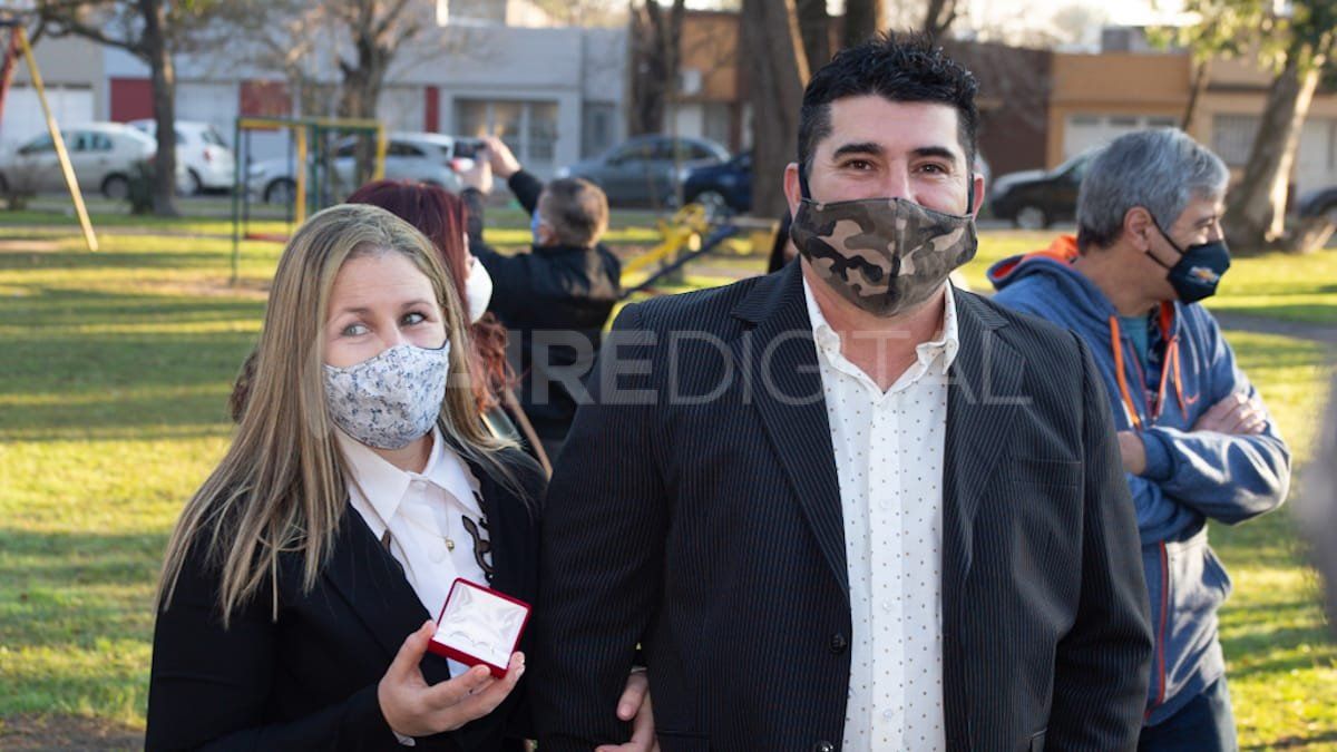 Los recién casados tenían fecha para el 20 de marzo en el registro civil y una fiesta planeada para el 21.