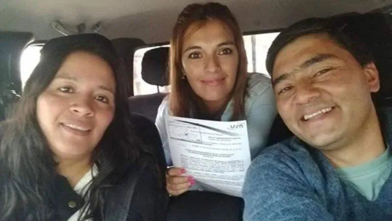 Tamara tiene 32 años, hace 13 que está en pareja con Juan Carlos, de 42, y ambos viven en la localidad de Loncopué